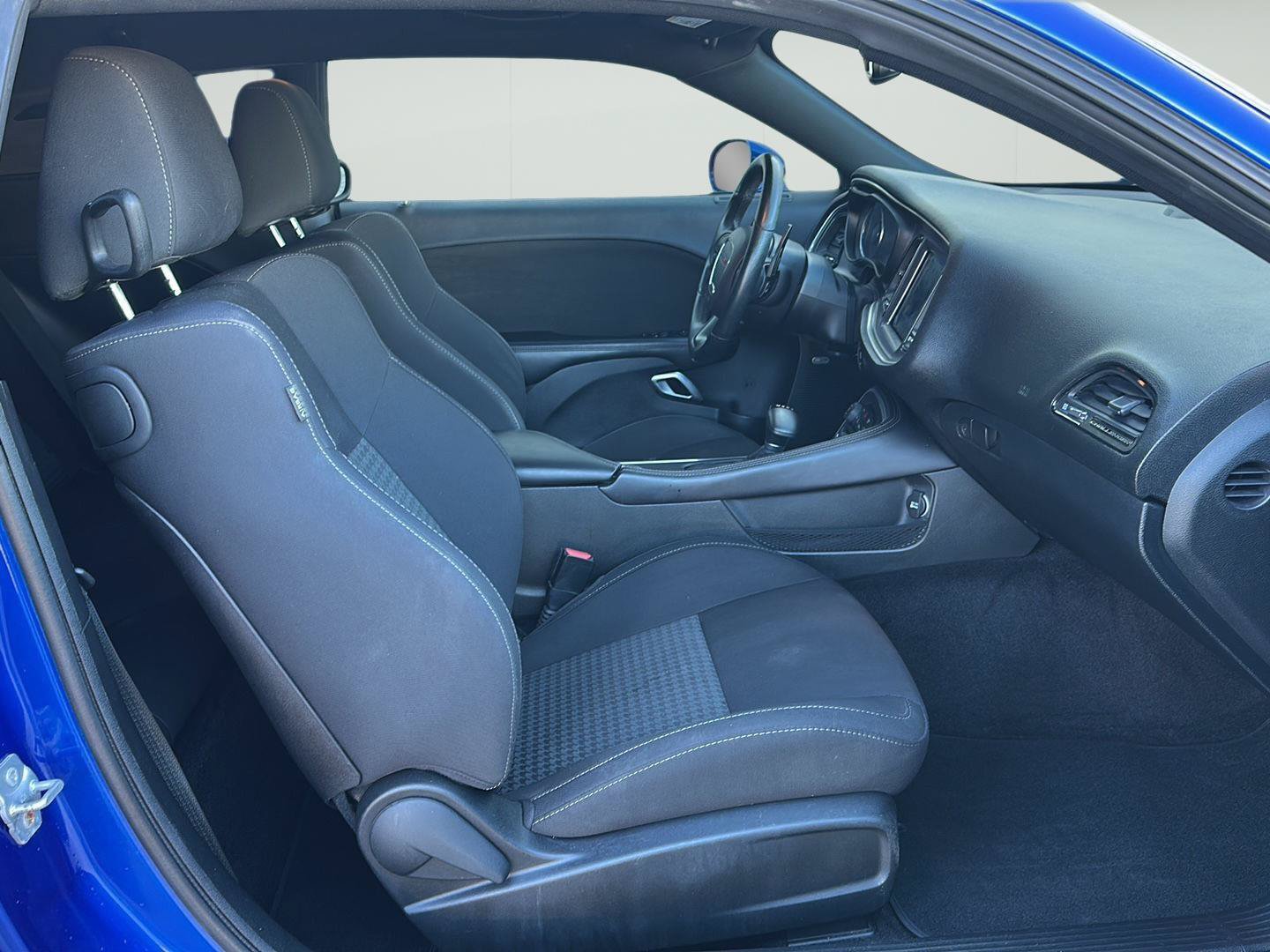 Used 2018 Dodge Challenger R/T Scat Pack w/ Dynamics Package RWD image 20