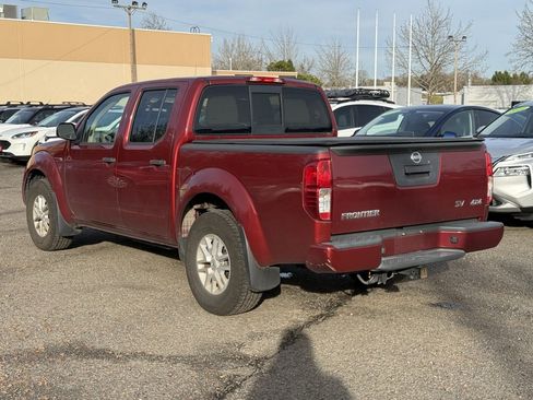 Used 2018 Nissan Frontier SV image 3