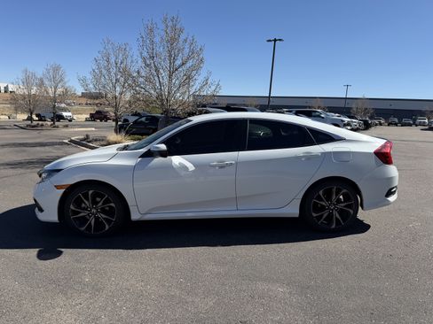 Used 2019 Honda Civic Sport image 4