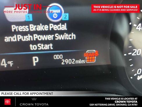 Used 2026 Toyota Sienna XLE FWD image 10