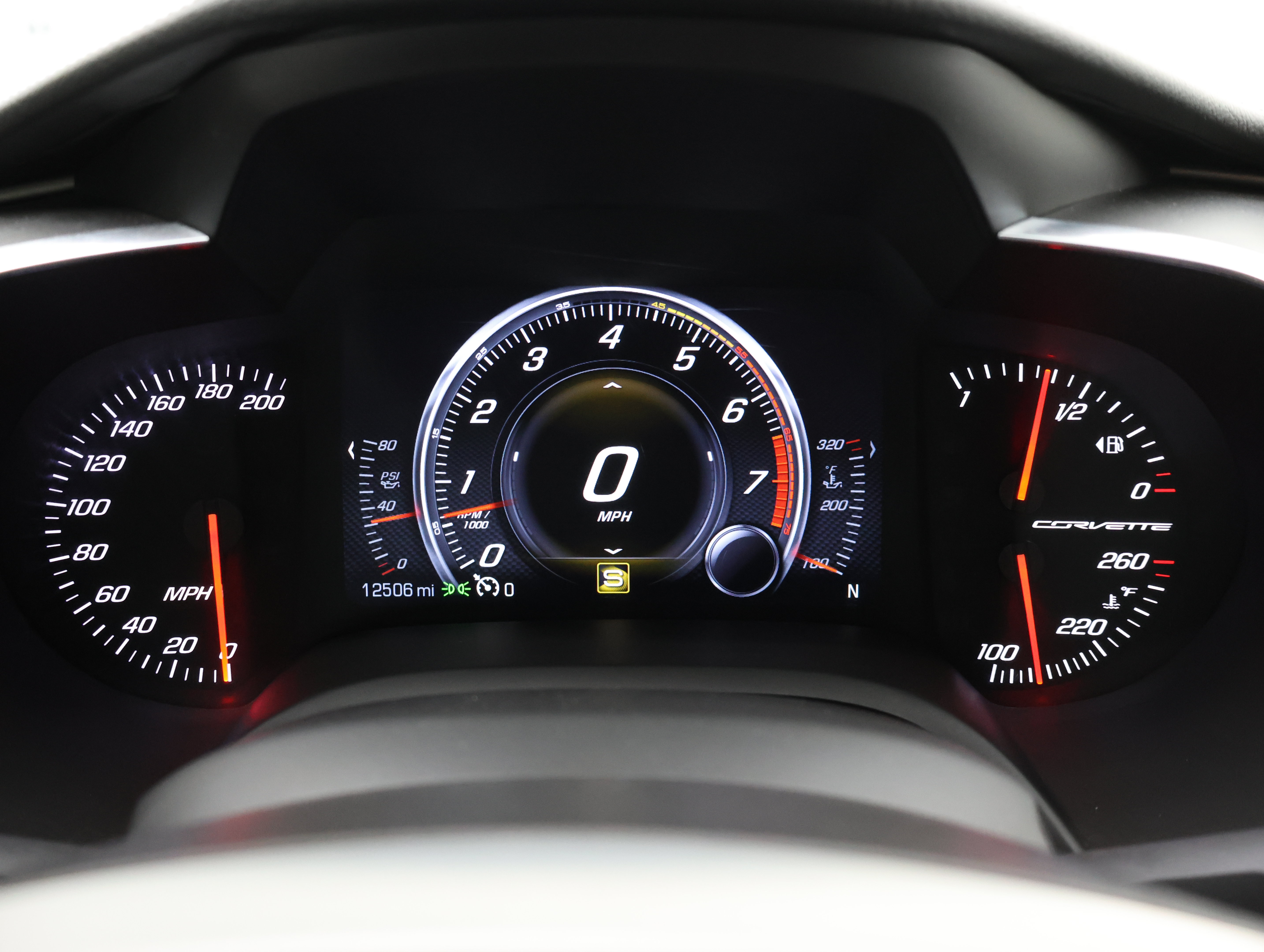 Used 2016 Chevrolet Corvette Stingray Coupe w/ Carbon Flash Badge Package RWD image 9