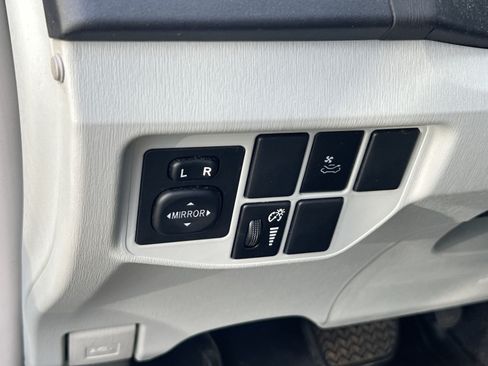 Used 2012 Toyota Prius Three w/ Solar Roof Pkg FWD image 26
