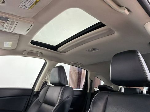 Used 2016 Honda CR-V Touring image 2