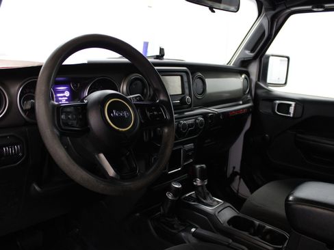 Used 2018 Jeep Wrangler Unlimited Sport image 11