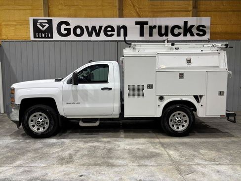 Used 2017 Chevrolet Silverado 3500 W/T RWD image 2