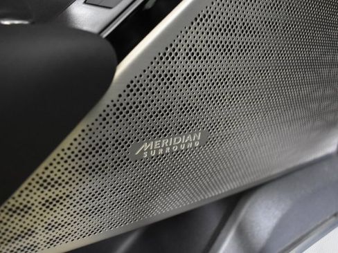 Used 2023 Land Rover Range Rover Velar S image 11