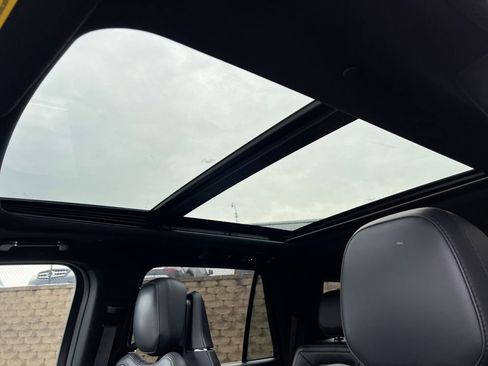 Used 2024 Lincoln Navigator Reserve image 9