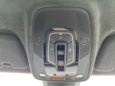 Used 2022 Audi Q8 Prestige image 28