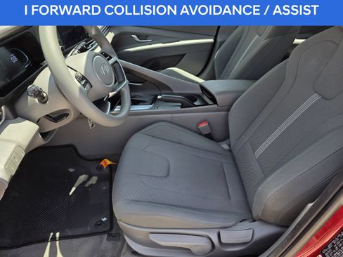 Used 2024 Hyundai Elantra SE FWD image 10