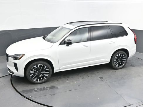 New 2026 Volvo XC90 B6 Ultra image 36