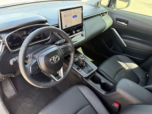 Used 2026 Toyota Corolla Cross XLE w/ Convenience Package image 10