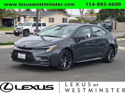 Used 2023 Toyota Corolla SE w/ SE Premium Package FWD image 2