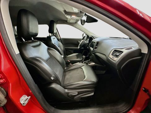 Used 2018 Jeep Compass Latitude w/ Popular Equipment Group AWD/4WD image 31