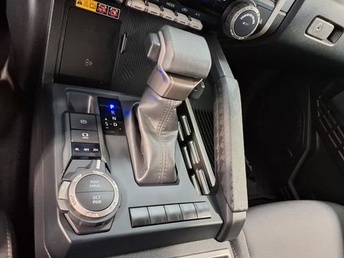 Used 2024 Toyota Tacoma SR5 AWD/4WD image 15