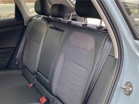 New 2026 Volkswagen Taos SE image 23