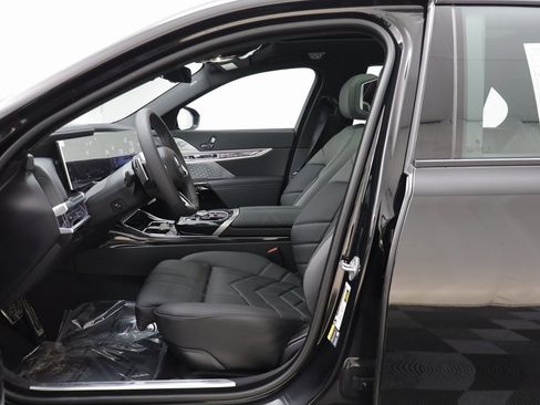 New 2026 BMW i7 xDrive60 w/ Executive Package image 5