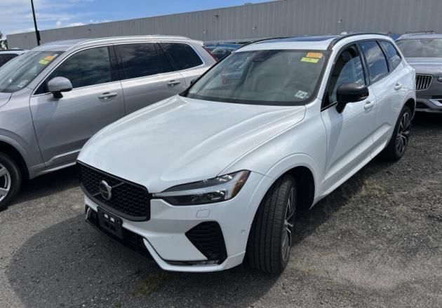 Used 2024 Volvo XC60 B5 Plus w/ Protection Package Premier AWD/4WD image 2