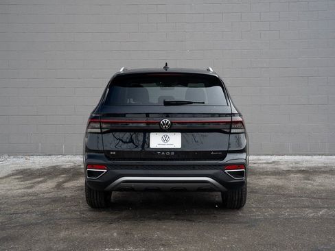 New 2026 Volkswagen Taos SE image 5