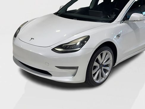 Used 2019 Tesla Model 3 Standard Range image 6