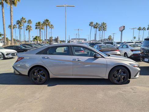 New 2026 Hyundai Elantra SEL Sport FWD image 5