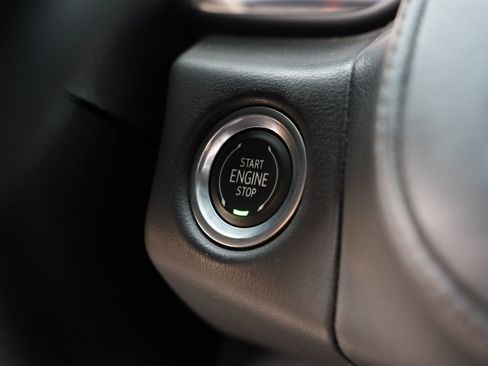 Used 2023 Chevrolet Suburban LT image 15