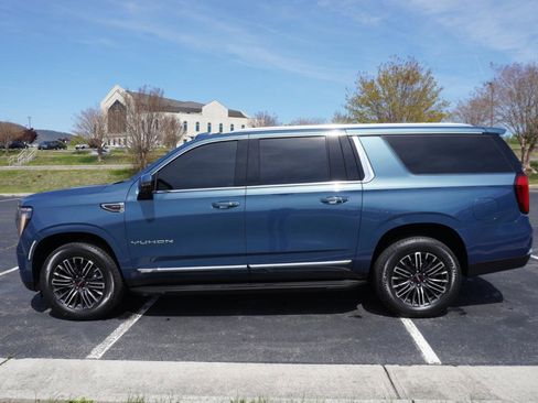 Used 2026 GMC Yukon XL Elevation w/ Elevation Premium Package image 9