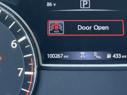 Used 2020 Nissan Pathfinder SV image 33