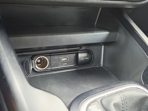 Certified 2025 Kia Soul LX w/ LX Technology Package FWD image 24