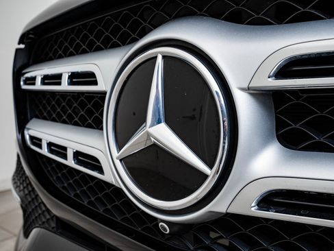 Used 2020 Mercedes-Benz GLS 450 4MATIC image 3