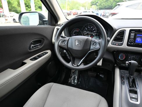 Used 2020 Honda HR-V LX image 10