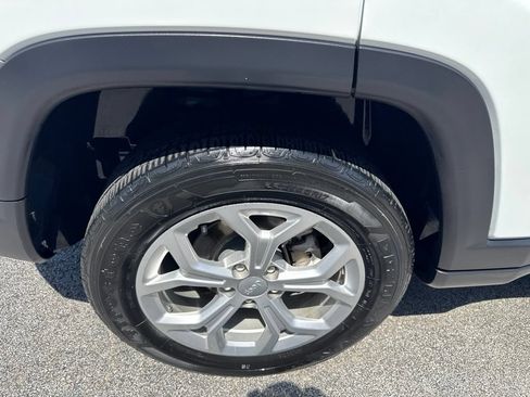 Used 2024 Jeep Compass Latitude AWD/4WD image 20