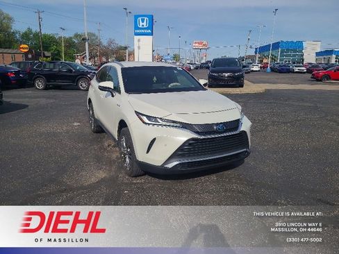 Used 2021 Toyota Venza XLE AWD/4WD image 1