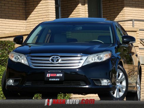 Used 2011 Toyota Avalon FWD image 2