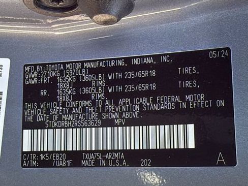 Used 2024 Toyota Highlander XLE AWD/4WD image 27