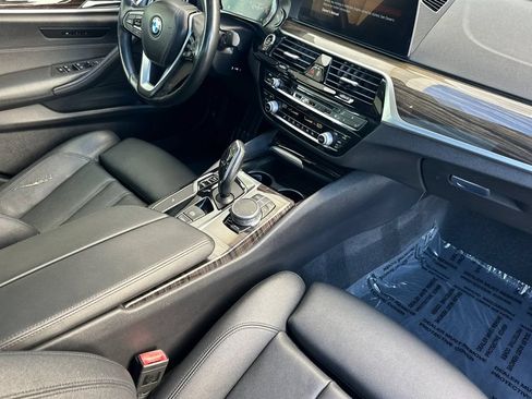 Used 2018 BMW 530i RWD image 16