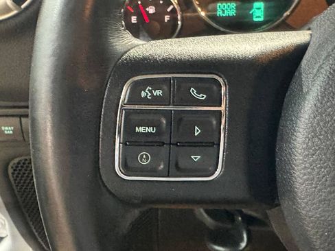 Used 2016 Jeep Wrangler Unlimited Rubicon w/ Connectivity Group AWD/4WD image 20