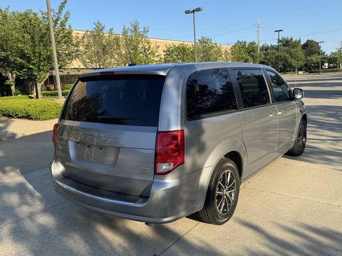 Used 2018 Dodge Grand Caravan GT FWD image 5