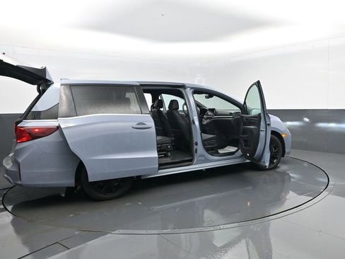 Used 2025 Honda Odyssey Sport-L image 33