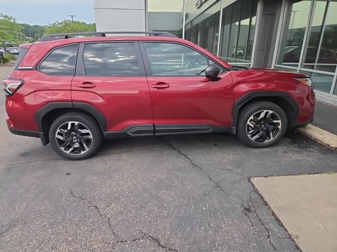 Used 2025 Subaru Forester Limited AWD/4WD image 15