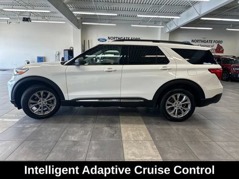 Used 2023 Ford Explorer XLT w/ Equipment Group 202A AWD/4WD image 18