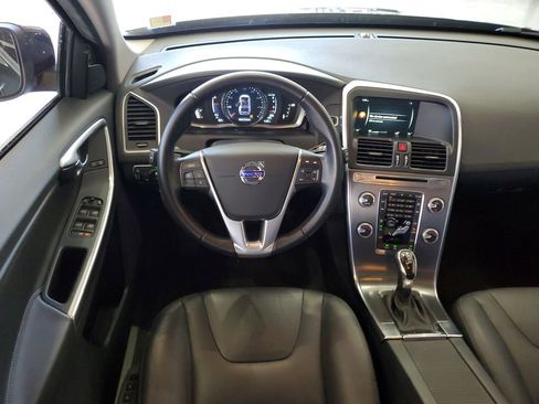 Used 2016 Volvo XC60 T5 Premier w/ Proximity Package FWD image 13