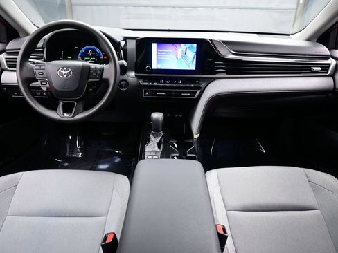 Used 2025 Toyota Camry LE FWD image 16
