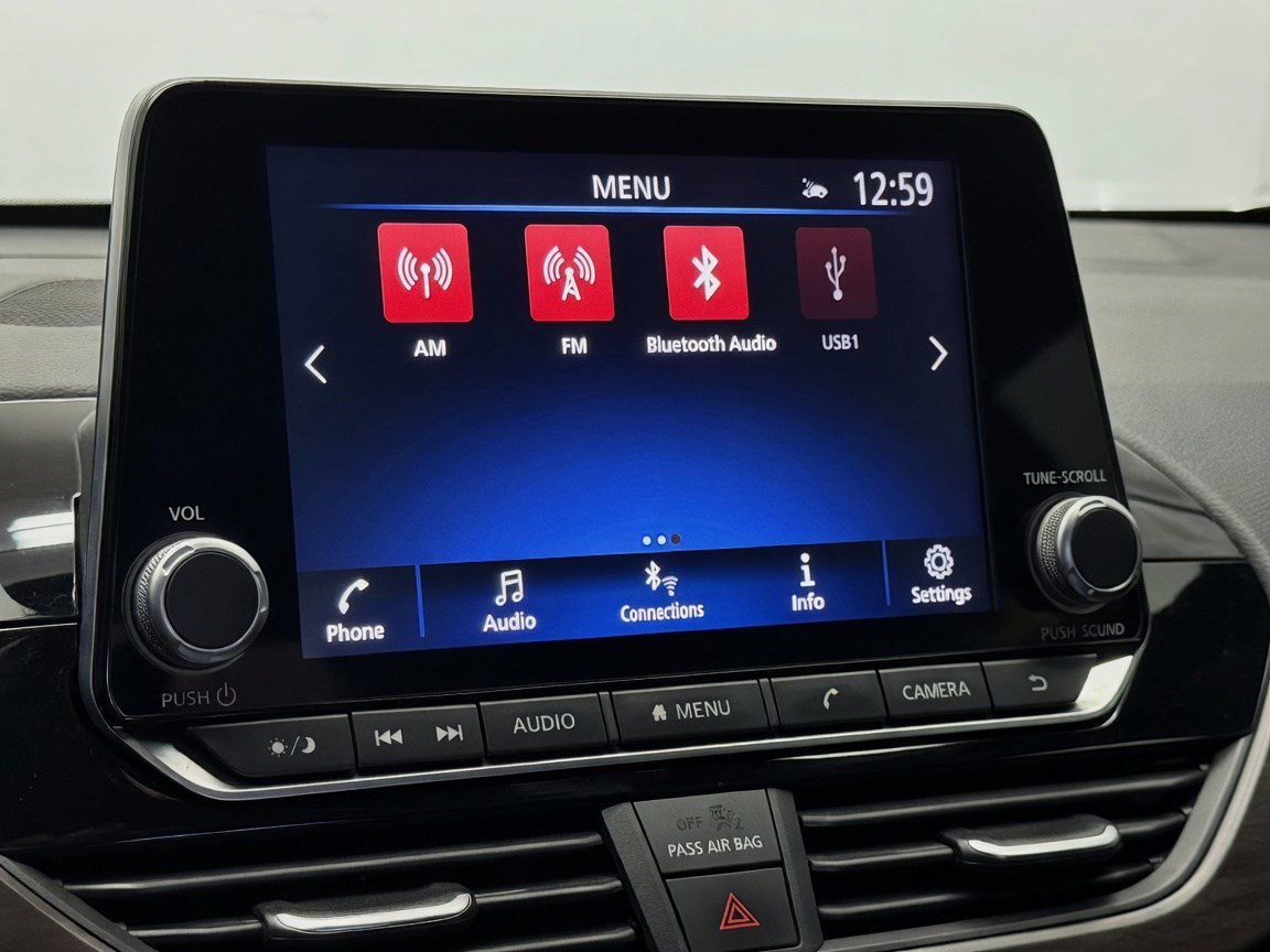 Used 2025 Nissan Altima 2.5 SV FWD image 9