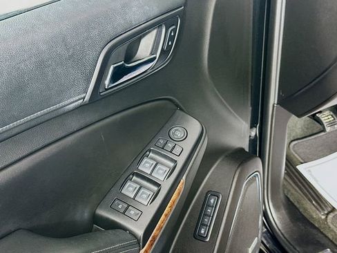 Used 2018 Chevrolet Tahoe Premier image 19