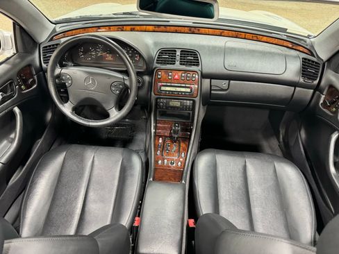 Used 2002 Mercedes-Benz CLK 320 Cabriolet image 54