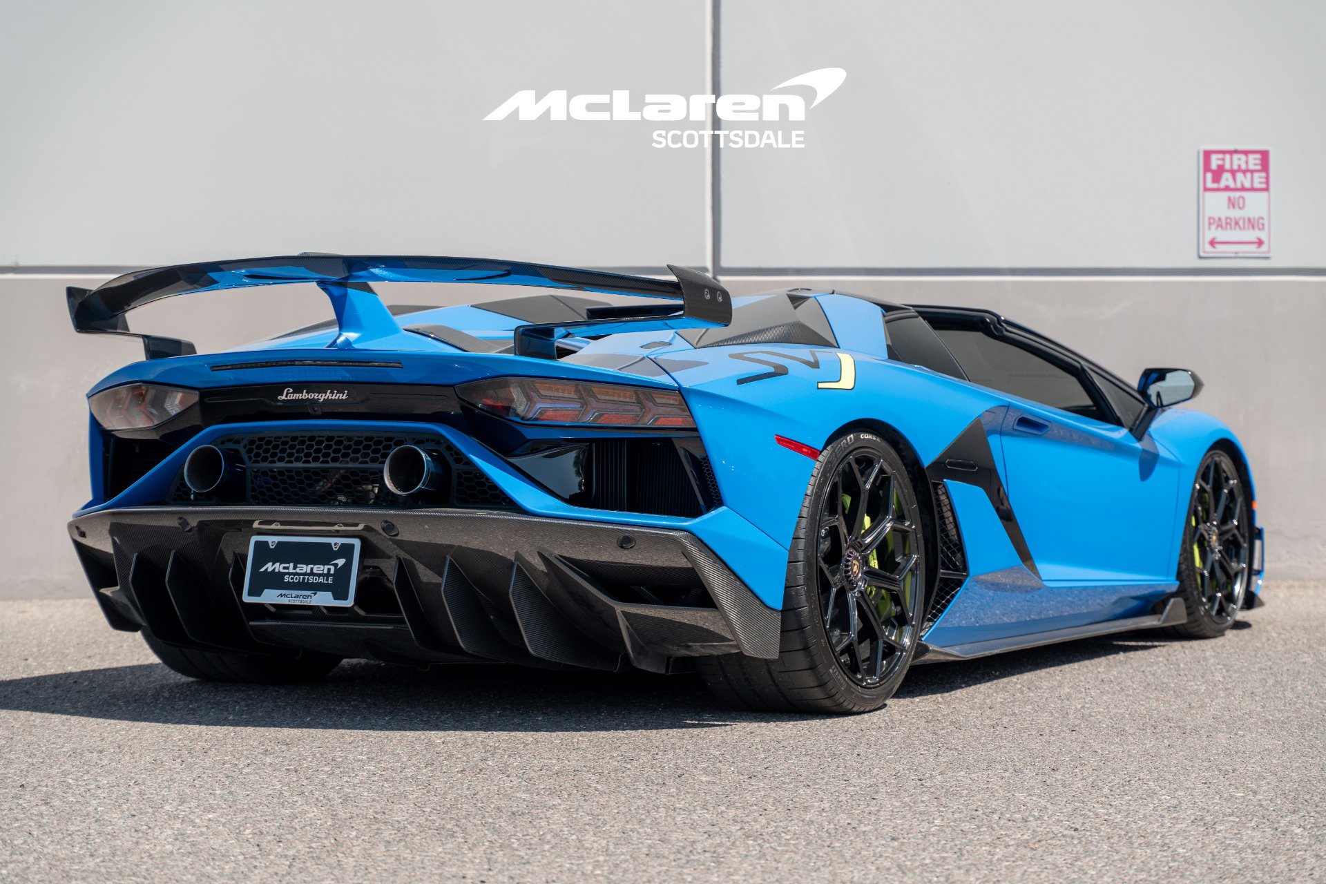 Used 2021 Lamborghini Aventador SVJ AWD/4WD image 7