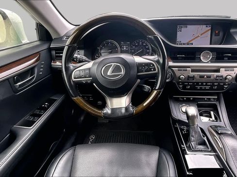 Used 2016 Lexus ES 350 w/ Navigation System Package FWD image 5