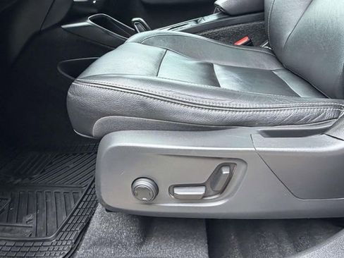 Used 2019 Volvo XC40 T5 Momentum AWD/4WD image 15