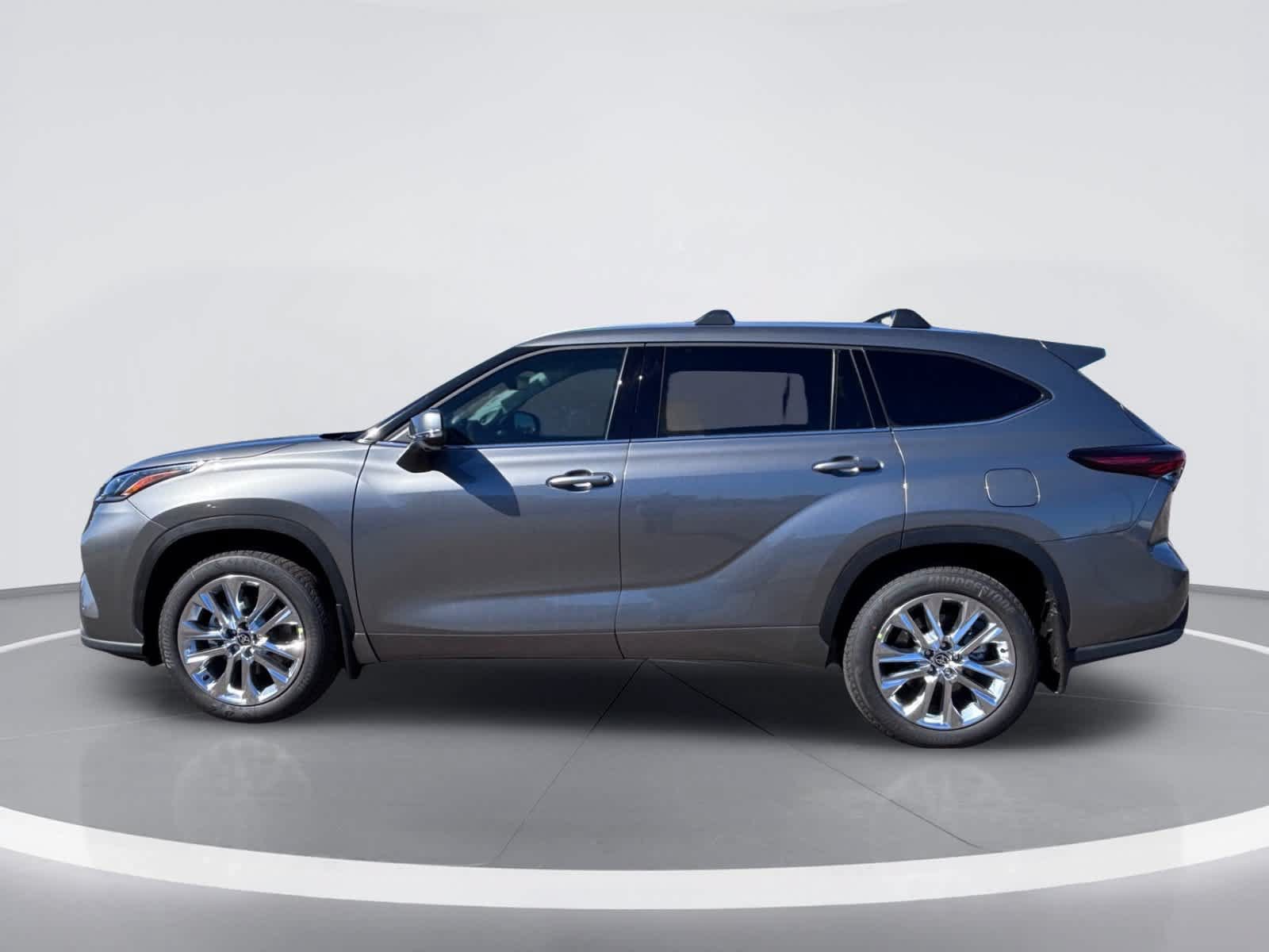 New 2026 Toyota Highlander Limited AWD/4WD image 3