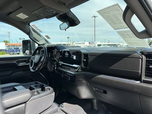 Used 2024 Chevrolet Silverado 2500 LT AWD/4WD image 32